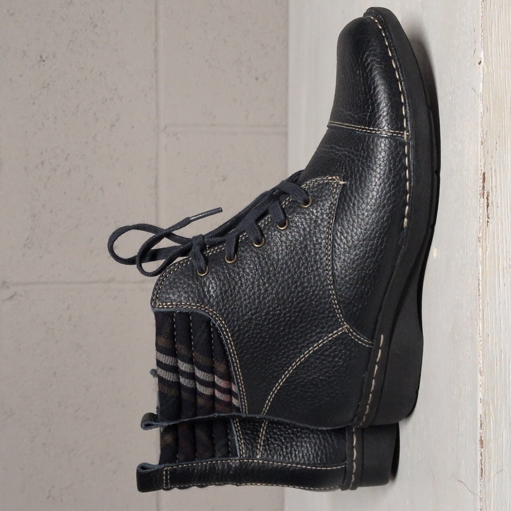 Clarks Whistle Bea Navy Leather Quilted Plaid Lace up Ankle Bootie Size 7 - Picture 3 of 6